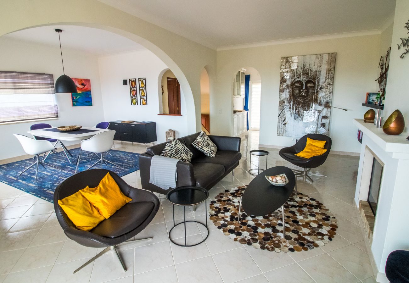 Villa em Lagos - Linda casa Beira Mar – V059