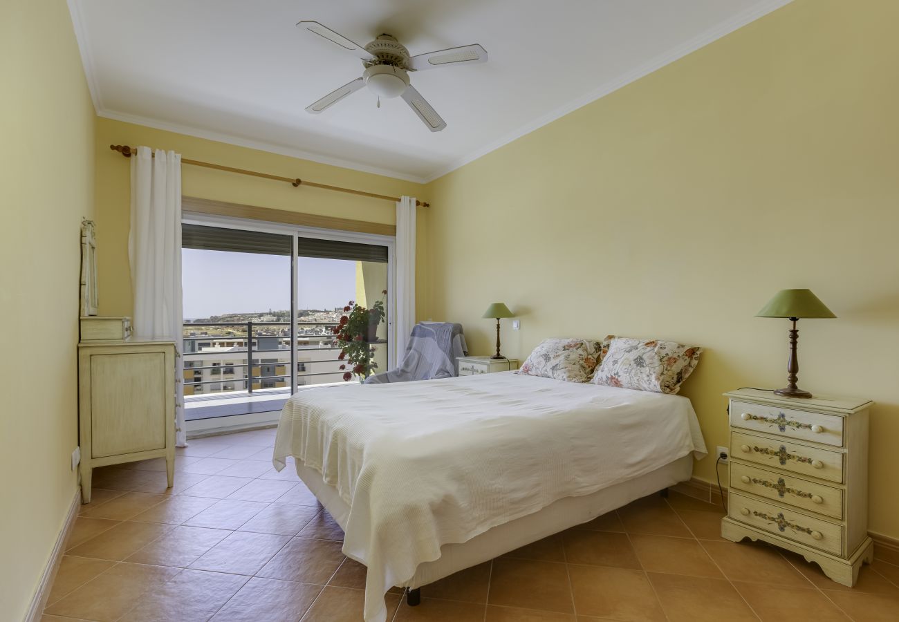 Apartamento em Lagos - Apartamento Condomínio do Mar I - A019