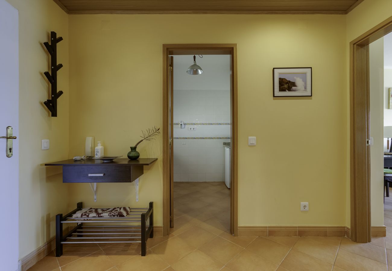 Apartamento em Lagos - Apartamento Condomínio do Mar I - A019