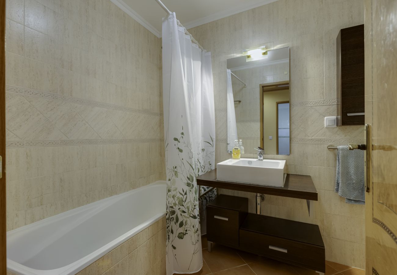 Apartamento em Lagos - Apartamento Condomínio do Mar I - A019