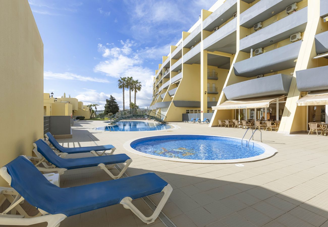 Apartamento em Lagos - Apartamento Condomínio do Mar I - A019