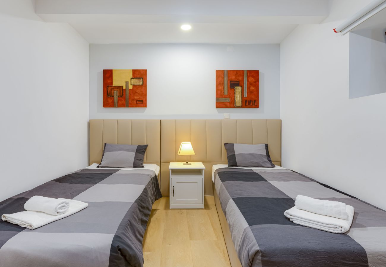 Apartamento em Lagos - Apartamento com terraço numa Bela Quinta – QA03