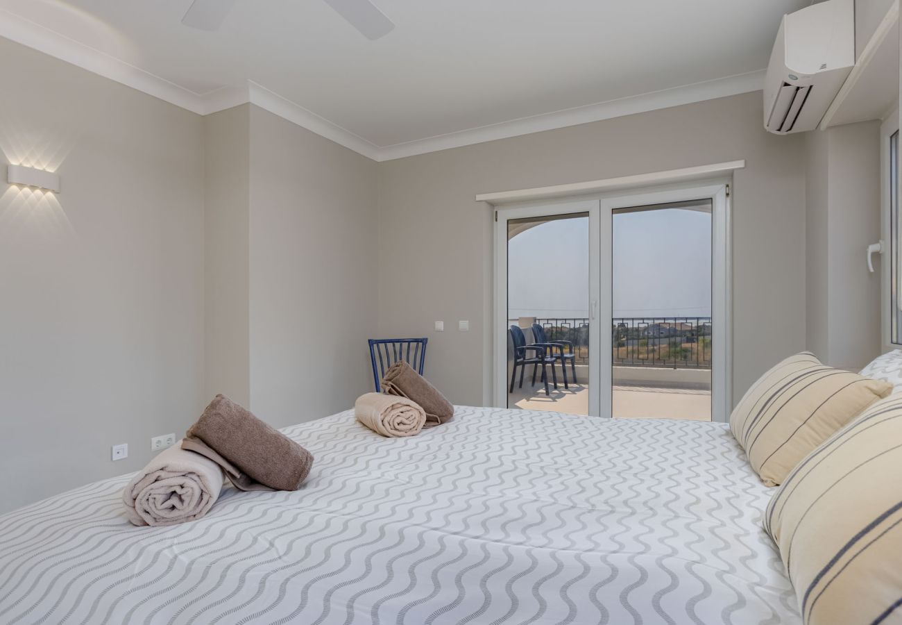 Villa em Lagos - Casa na Lagoa - V031