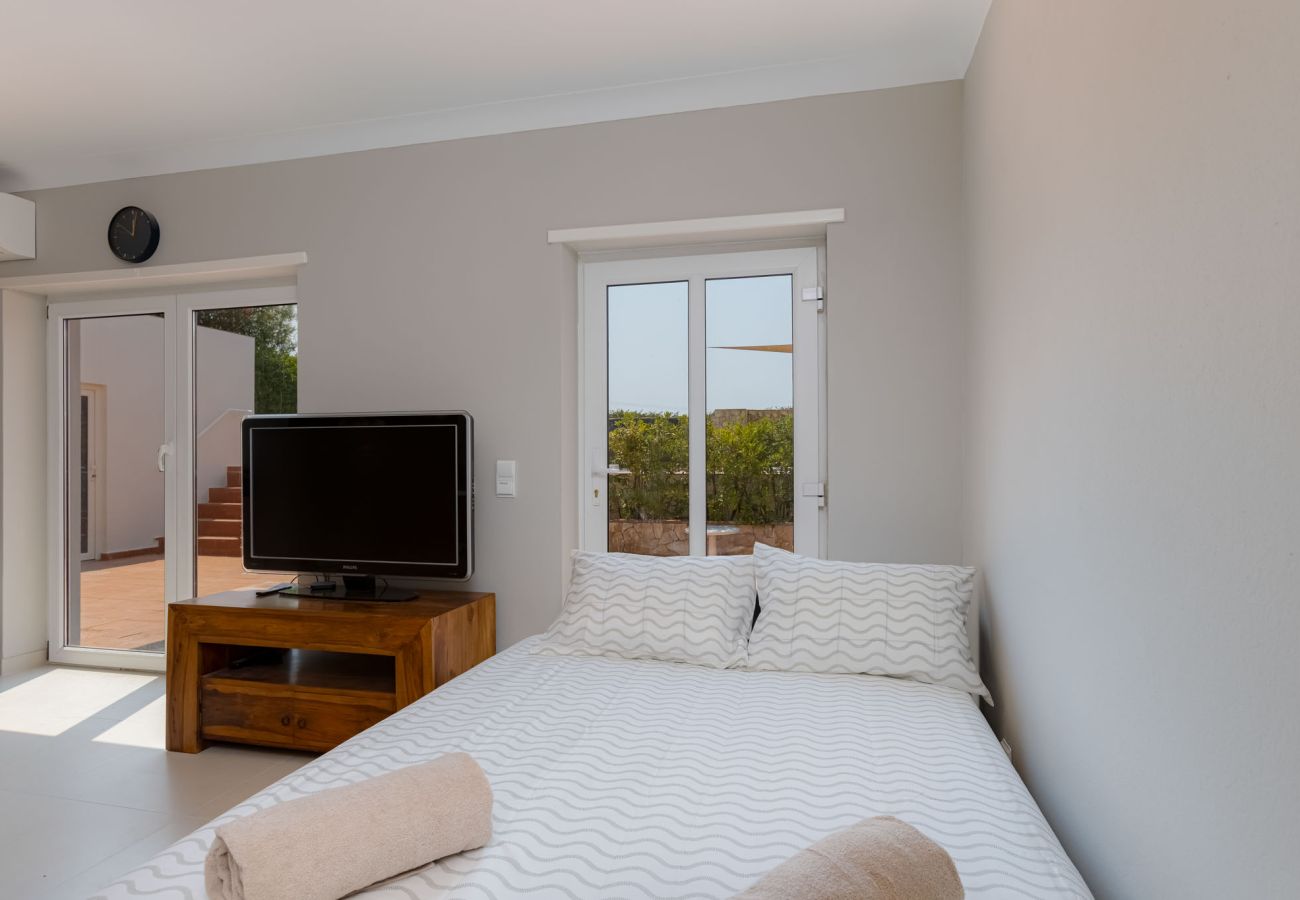 Villa em Lagos - Casa na Lagoa - V031