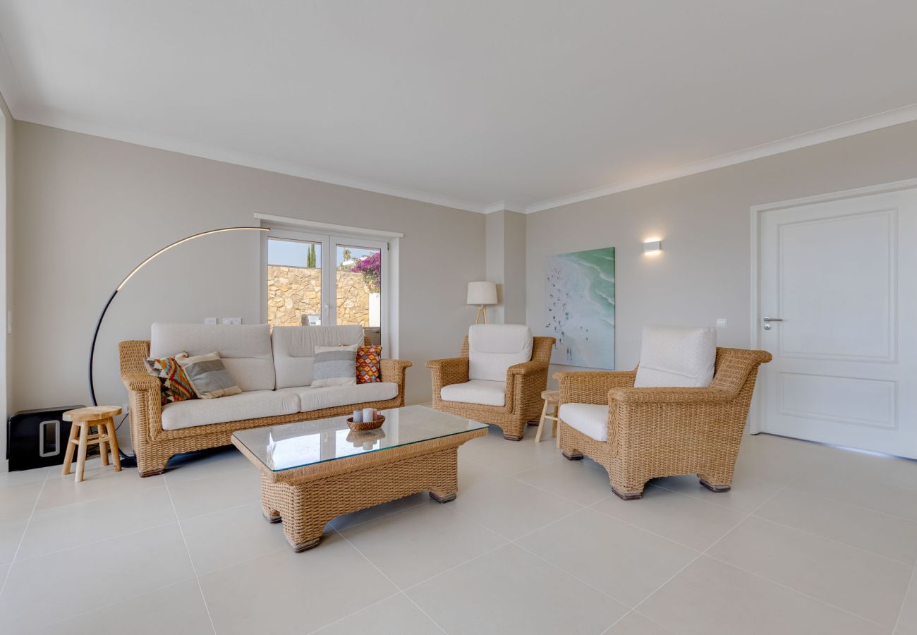 Villa em Lagos - Casa na Lagoa - V031
