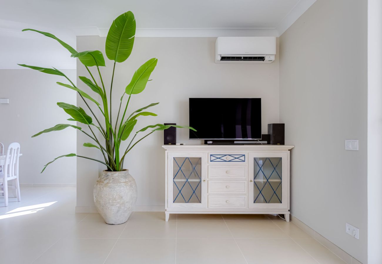 Villa em Lagos - Casa na Lagoa - V031