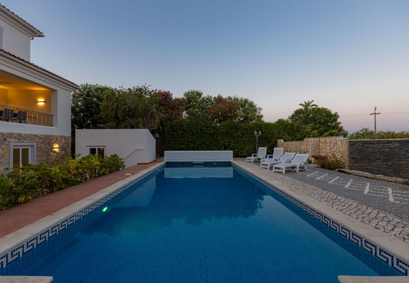 Villa em Lagos - Casa na Lagoa - V031