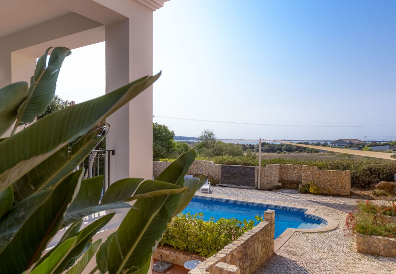 Villa em Lagos - Casa na Lagoa - V031