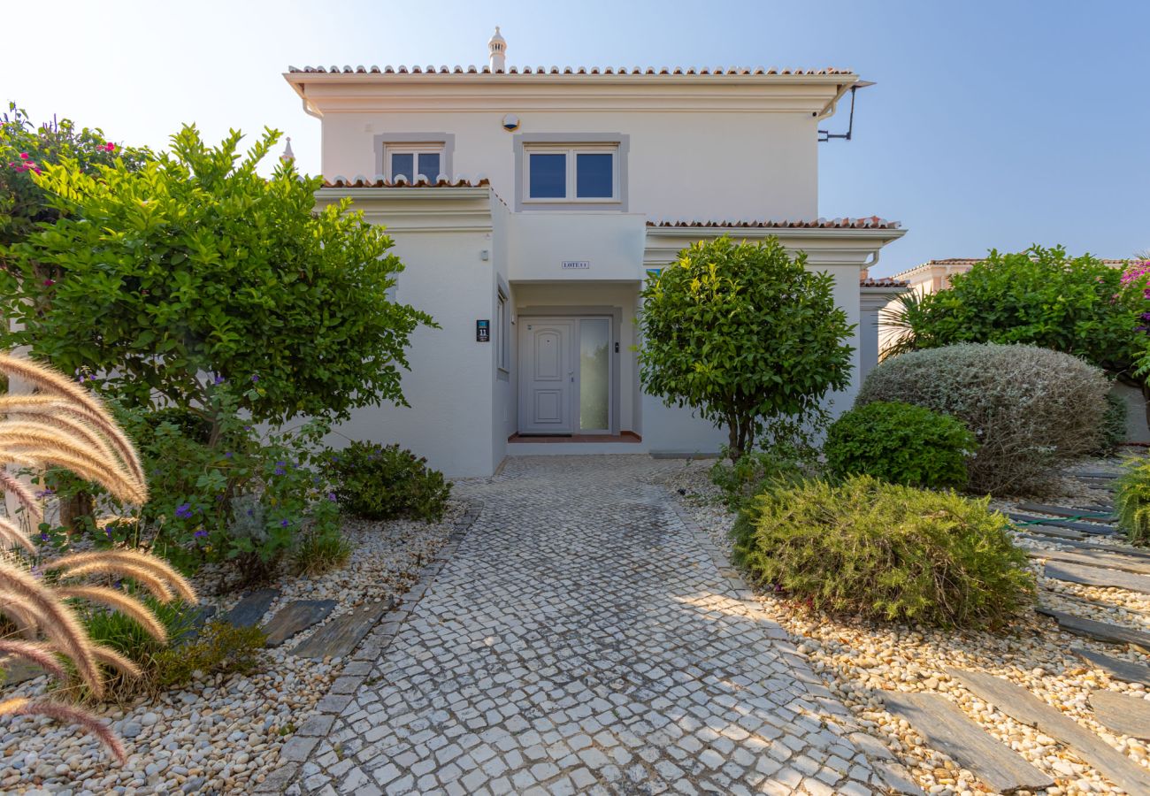 Villa em Lagos - Casa na Lagoa - V031