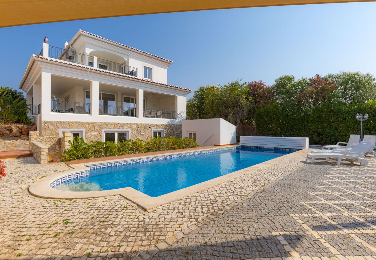 Villa em Lagos - Casa na Lagoa - V031