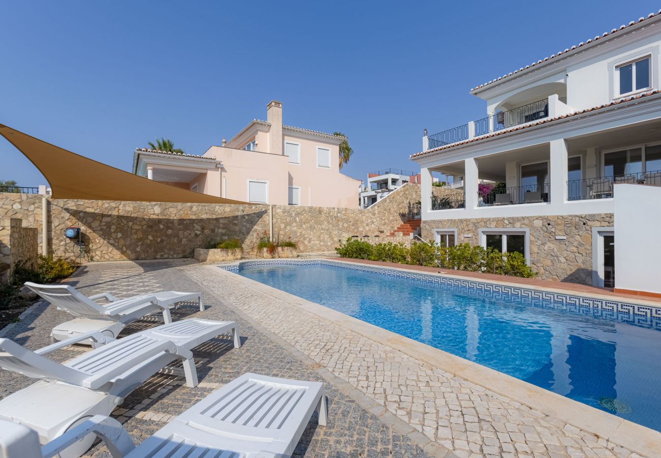 Villa em Lagos - Casa na Lagoa - V031
