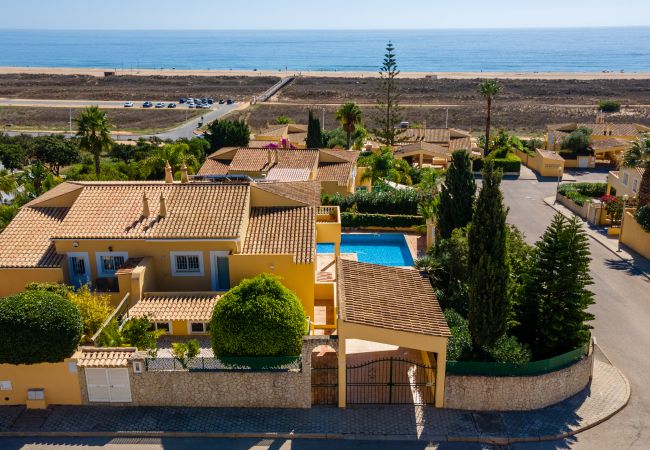 Villa in Lagos - Lovely house by the sea – V059 Villa in Lagos - Lovely house by the sea – V059