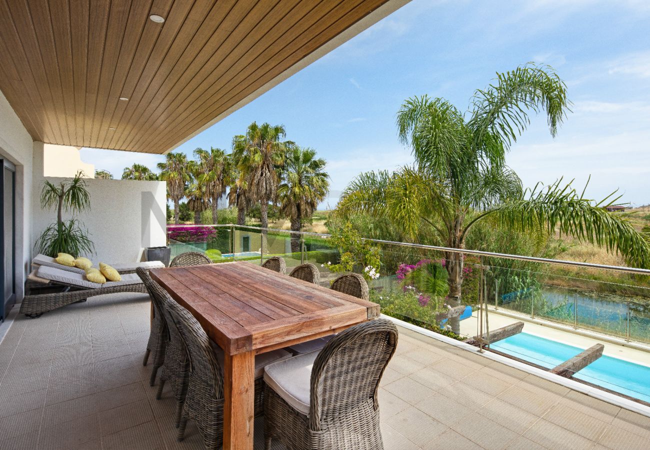 Villa en Lagos - Magnífica Casa de Playa - V074