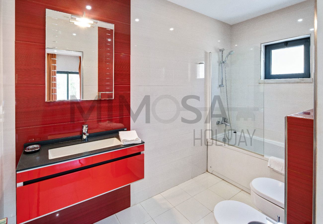 Villa en Lagos - Magnífica Casa de Playa - V074