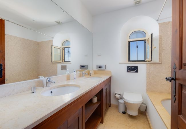 Villa a Lagos - Quinta Paraíso - V024 Villa a Lagos - Quinta Paraíso - V024