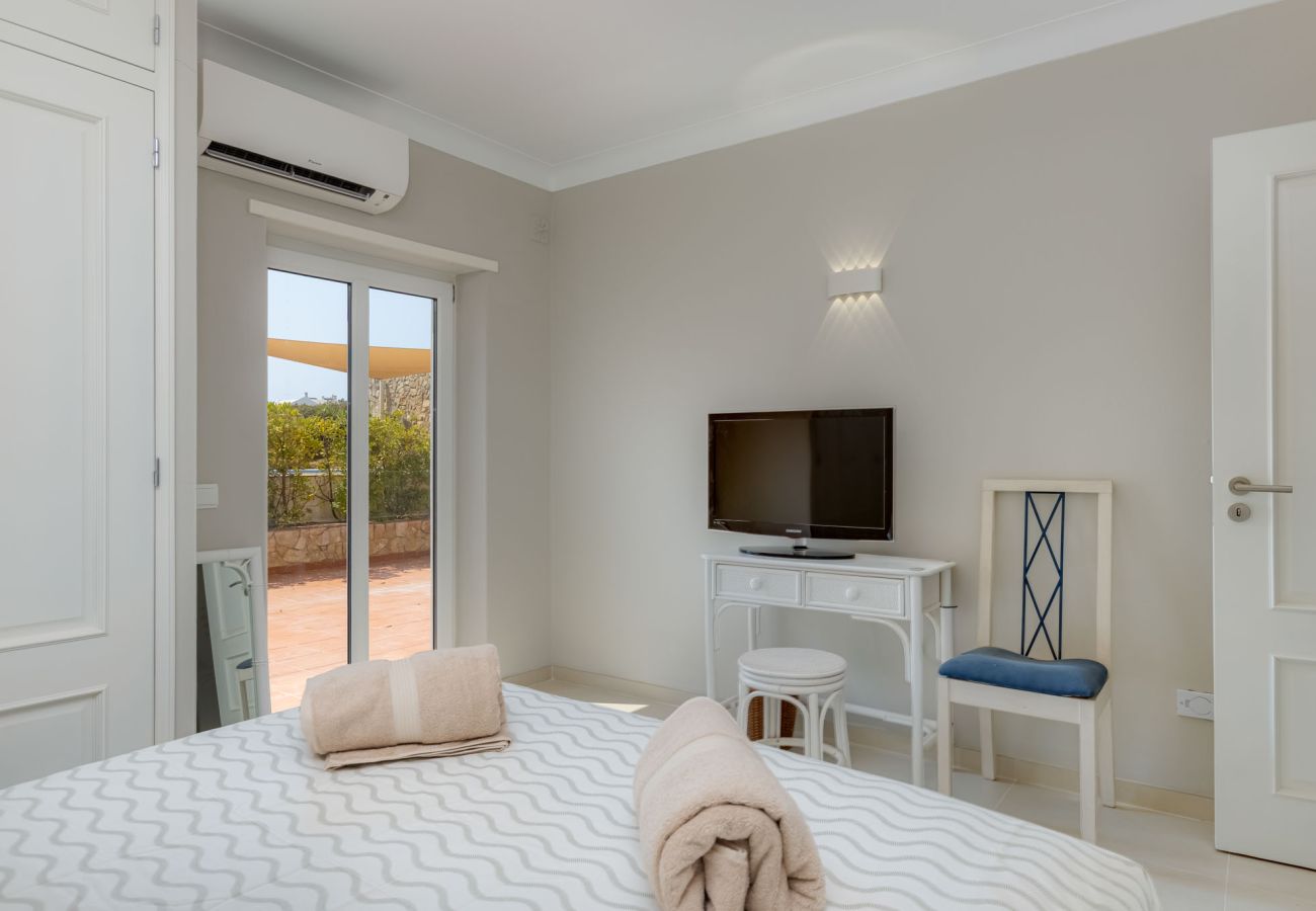 Villa a Lagos - Casa na Lagoa - V031